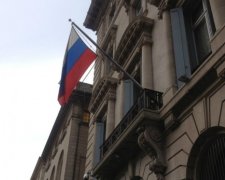 У Києві вулиця з консульством Росії стала вулицею Добровольчих батальйонів