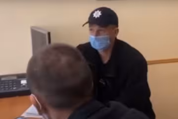 В Тернополе охрана офиса наткнулась на перепуганного горе-вора - "Я тут прячусь"