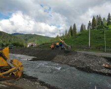 На Прикарпатье из водной ловушки освободили село - три недели ужаса и молитв