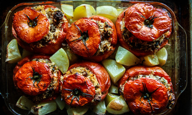 Фаршировані томати з яловичиною за 15 хвилин