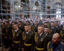 Міцні плечі України: скільки добровольців пожертвували собою заради нас