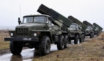 Війська РФ на кордоні з Херсонською областю розгорнули «Гради» і САУ