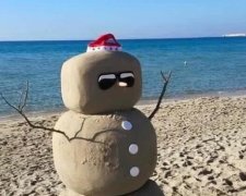 В Одесі зліпили пісочного сніговика (фото)