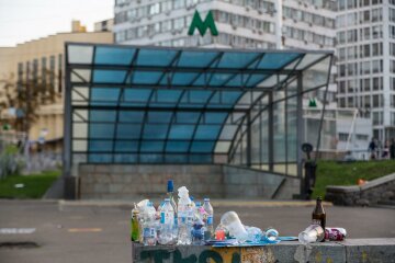 Сміття на Хрещатику. Фото Уніан