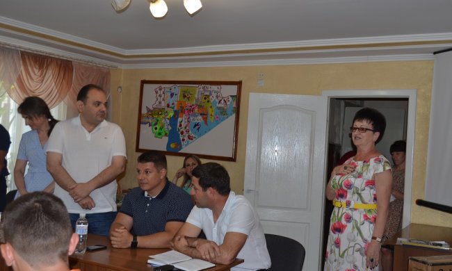 Очень хочу в нардепы: креативный подход рассмешил украинцев - "кроссовки сейчас, велосипеды после избрания"