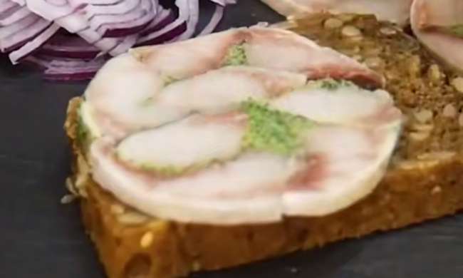 Атлантичне сало, кадр з відео