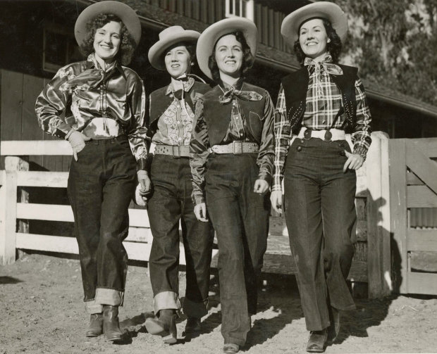 Дерзкие снимки первых женщин в штанах: как смелые красотки изменили историю