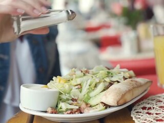 Їжа. Фото: скрін youtube