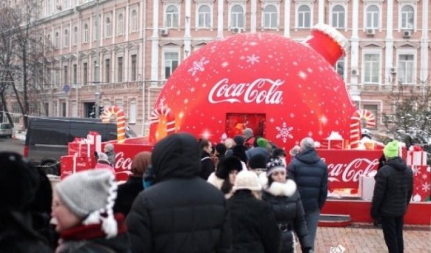 Киевляне на морозе стояли в очереди за «халявной» Coca-Cola
