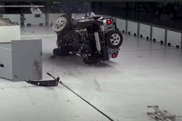 Jeep Wrangler, скриншот из видео