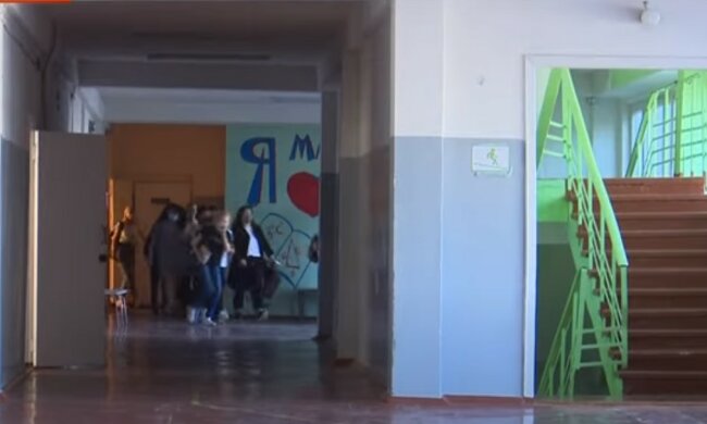 школа, скриншот из видео