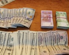 У рівненських валютників вилучили більше мільйона гривен