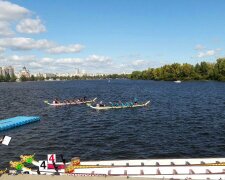 Чемпіонат світу зібрав у Києві тисячі веслярів: барабанні запливи, годування драконів та феєричний "врожай золота"