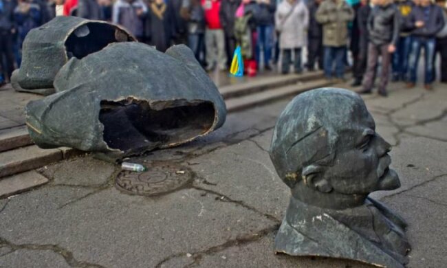 Коммунисты восстали против ленинопада