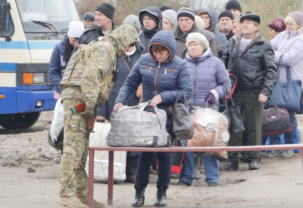 "Вылизывали тарелки и вилки": реалии Донецка показали без пропаганды, страшно даже подумать, не то, что увидеть
