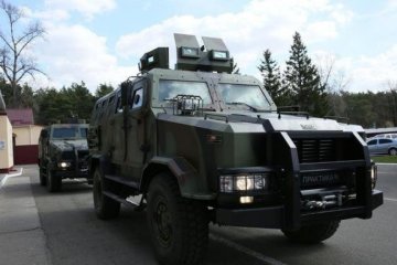 Границу на востоке Украины будут защищать бронированные "Козаки" (видео)