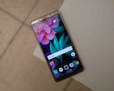 Huawei Mate 20 Lite: в мережу спливли фото секретного флагмана