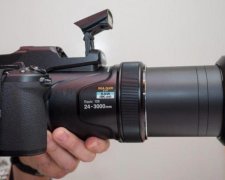 Nikon Coolpix P1000: такого великого ви ще не бачили