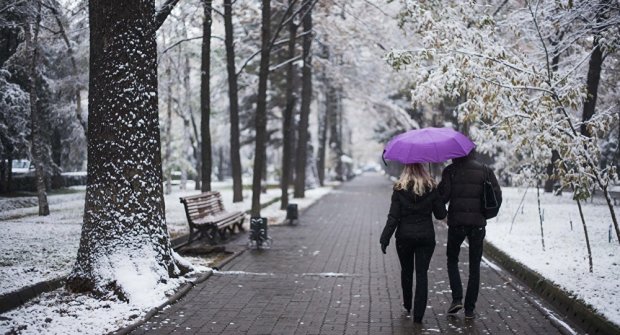 Погода на сьогодні: в Україні випаде сніг, не допоможуть навіть пуховики