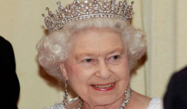 В Англії почали продавати квитки на День народження королеви
