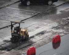 Укладка по-украински: в сети показали всю боль ремонта дорог