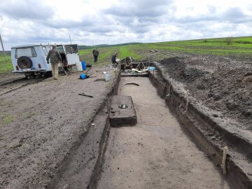 Розкопки в селі Івківці, facebook.com/archmuzeumck