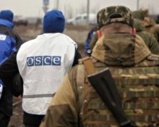 Спостерігачі ОБСЄ потрапили під обстріл бойовиків на Луганщині
