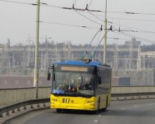 Отказали тормоза: переполненный троллейбус протаранил маршрутку