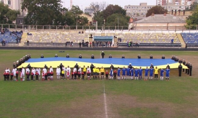 Сборная ВМС в Одессе сыграла в футбол с ветеранами киевского "Динамо" (фото)