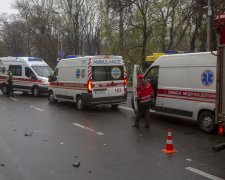 В ДТП под Киевом разбилась маршрутка: "скорые" развозят пострадавших, подробности