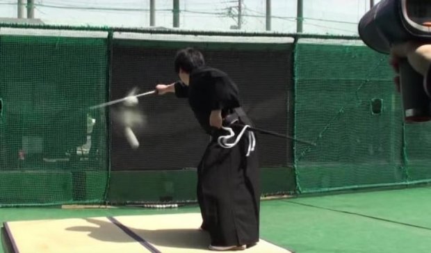Невероятный трюк самурая поразил соцсети (видео)