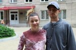 Зіграли весілля в реанімації: в Дніпрі у важко пораненого кіборга народився син