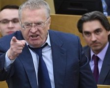 Жириновський пообіцяв розстріли в Держдумі і пішов за зброєю