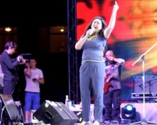 Лолита в Керчі - пісня українською та середній палець (відео)