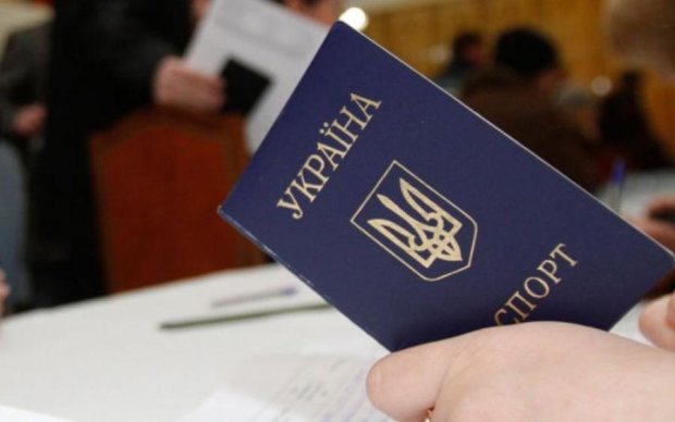 Любитель "русского міра" з українським паспортом підняв на вуха соцмережі