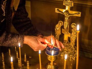 Молитва, церква. зображення з вільних джерел