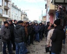 Заробитчане массово убегают из Польши, новый "друг" подал руку помощи: что обещают украинцам