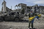Путинские боевики обстреляли украинских героев адским огнем, есть раненые
