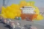 Контейнер упал с крана на корабль, и в порту Акабы образовался огромный шлейф желтого газа: скрин
