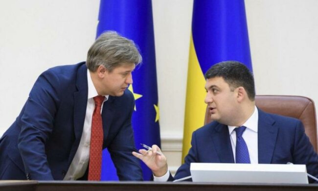 Шахов рассказал, что не поделили между собой Гройсман и Данилюк