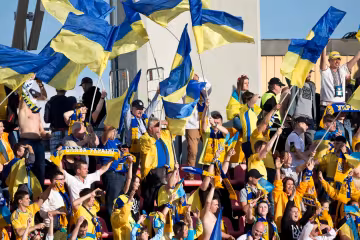 Збірна України з футболу зіграє проти росіян