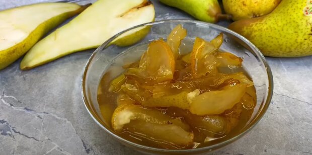 Майже як свіжі: рецепт груш, закручених у власному соку