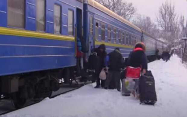 Поезд "Укрзализныци", скриншот: YouTube