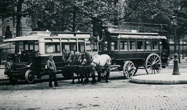 Як виглядав громадський транспорт 100 років тому (фото)