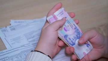 Субсидия и зарплата: деньги в руках