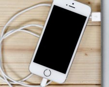 Заряжать iPhone от компьютера опасно, и вот почему