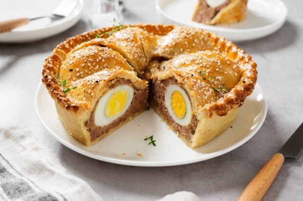 Пирог с колбасой и яйцом, фото shuba