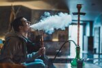 Вейпи прирівняють до звичайних цигарок: що варто знати любителям "подиміти" про ідею Кабміну