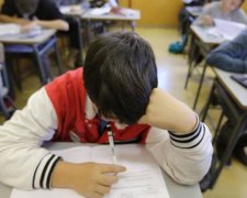 Начались захваты школ, сепаратисты лютуют