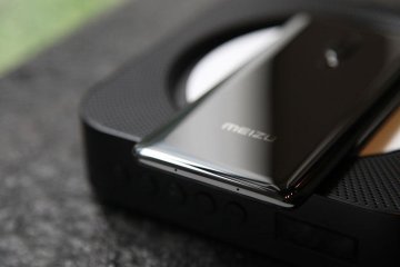 Стартували продажі Meizu Zero без дірок і кнопок: характеристики, ціна